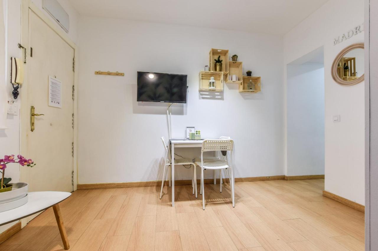 Acogedor Piso Madrid Centro Alquiler Temporal Apartment Bagian luar foto